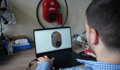 Edirne’de iki genç mühendis geliştirdi! İşte yerli ve milli taşınabilir şarj istasyonu!