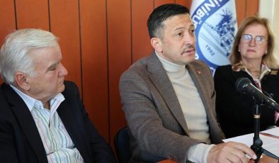 Hamza Dağ: Gelin İzmir’i birlikte liderliğe taşıyalım
