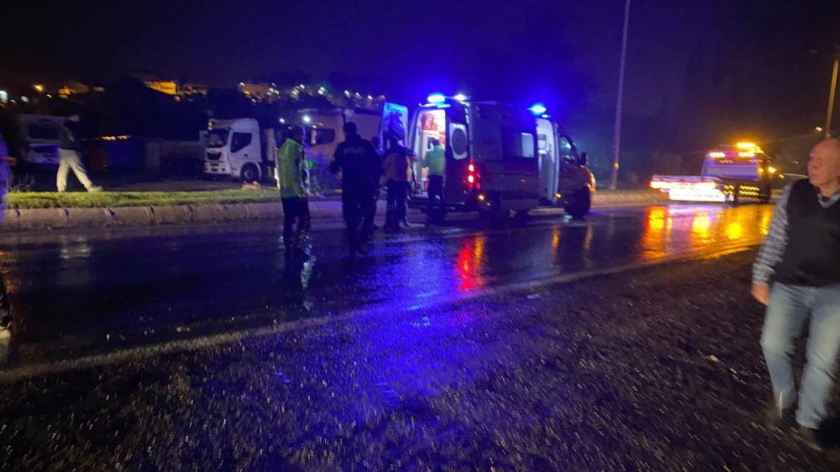 Muğla’da direğe çarpan otomobil takla attı: 2 yaralı