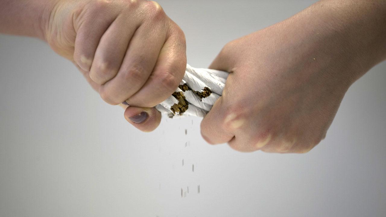 Japonya’nın Osaka şehrinde kamusal alansa sigara yasağı başladı