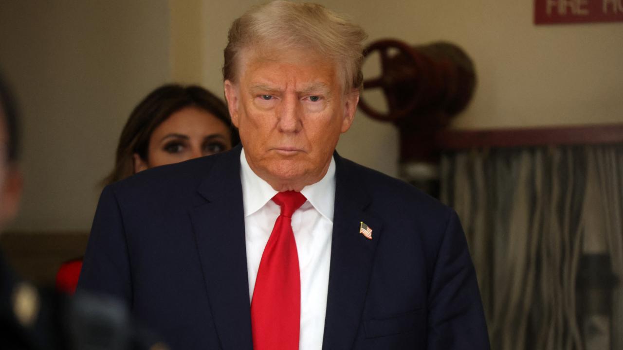 Trump, Filistin destekçisi öğrencilerin sınır dışı edilmesine kapı aralayan “antisemitizm” kararnamesini imzaladı