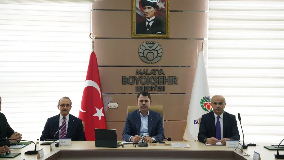 Bakan Murat Kurum’dan deprem fırsatçılarına tepki: 5 bin TL’ye beton mu olur? Bu işi 1 hafta içinde halledelim!