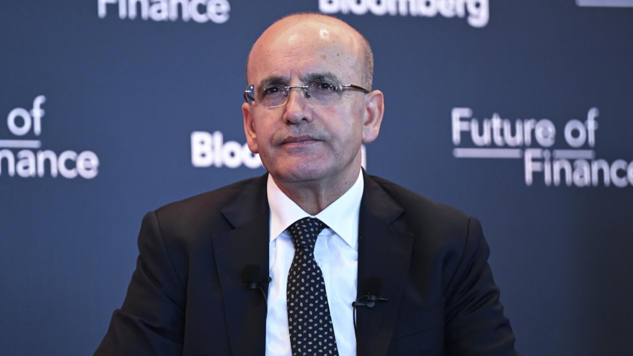 Bakan Şimşek: Görevimizin başındayız, asılsız haberlere itibar etmeyin